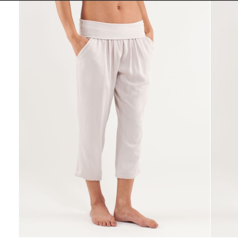 Lululemon Sz 4 Post Power‎ Crop Mid Rise Yoga Bottom Women’s Casual Pants